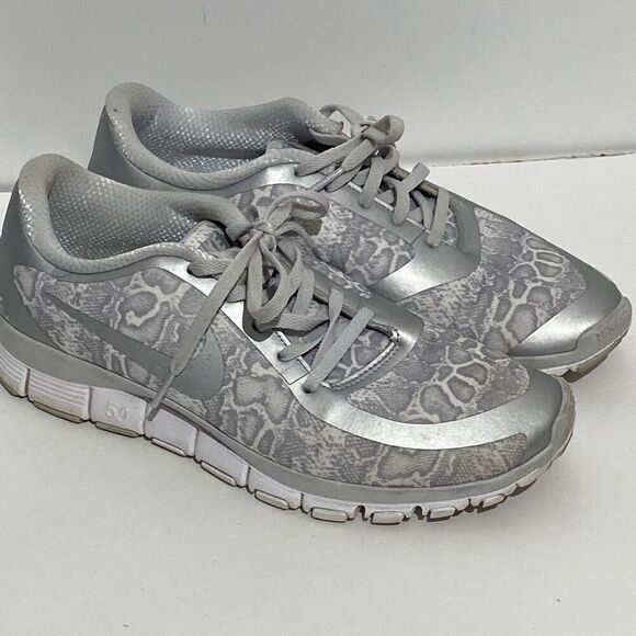 Nike Women's Metallic Silver Free 5.0 Snake Print Running Sneaker Shoes Size 10 - Picture 1 of 9